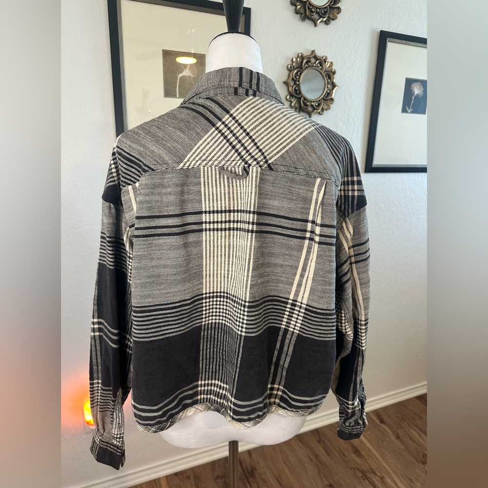 Bdg Button Down Crop Flannel - image 5